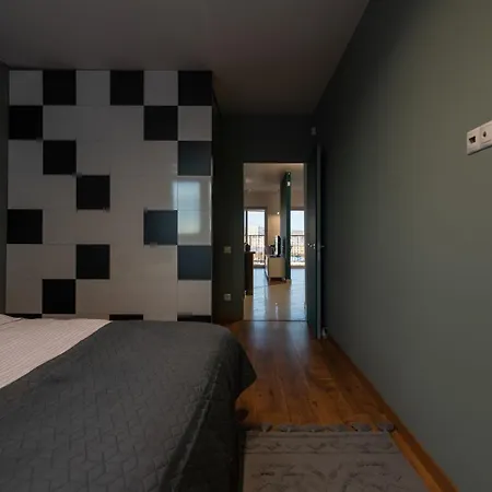 Lux Avalon * לבוב